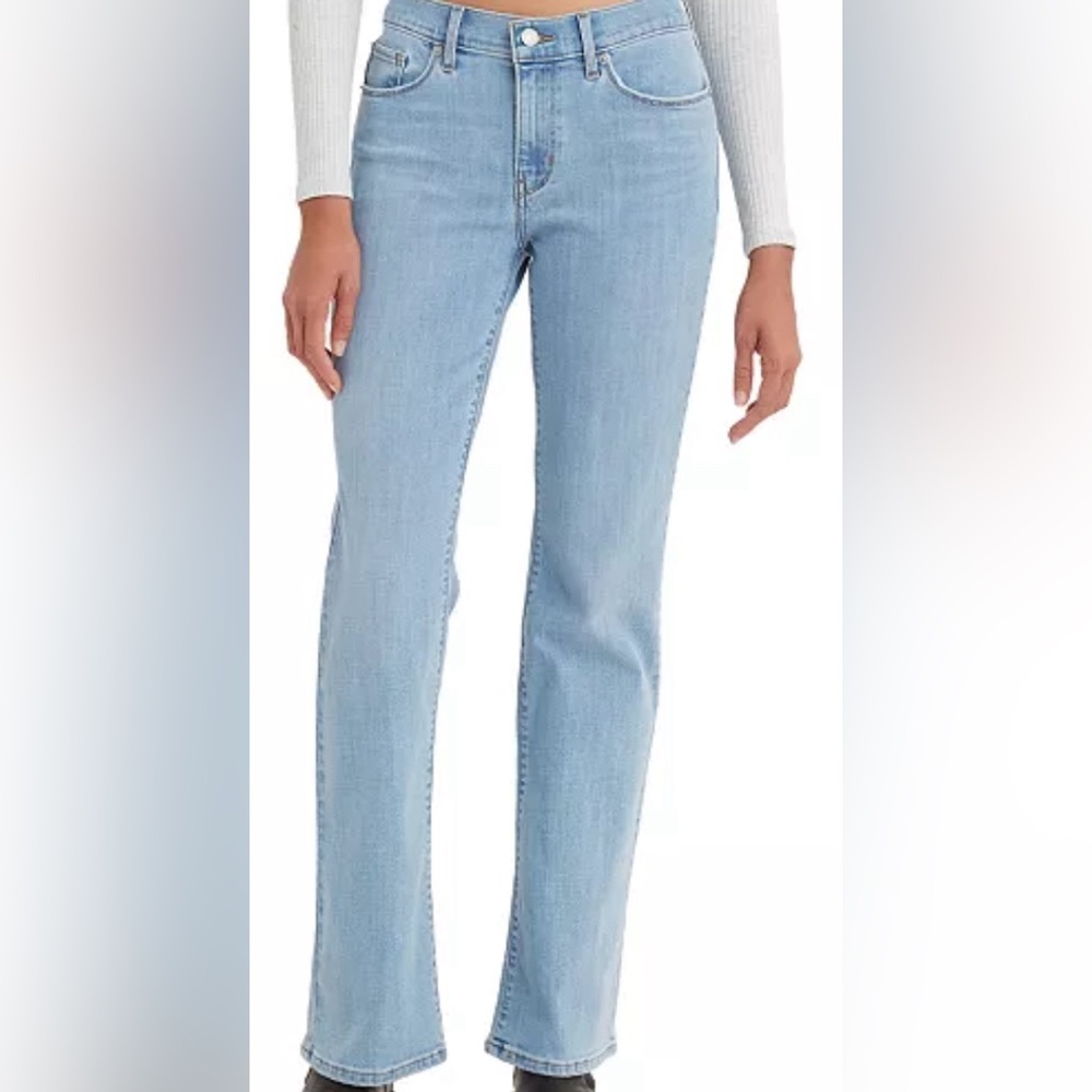 LEVIS classic straight jeans size 4/27